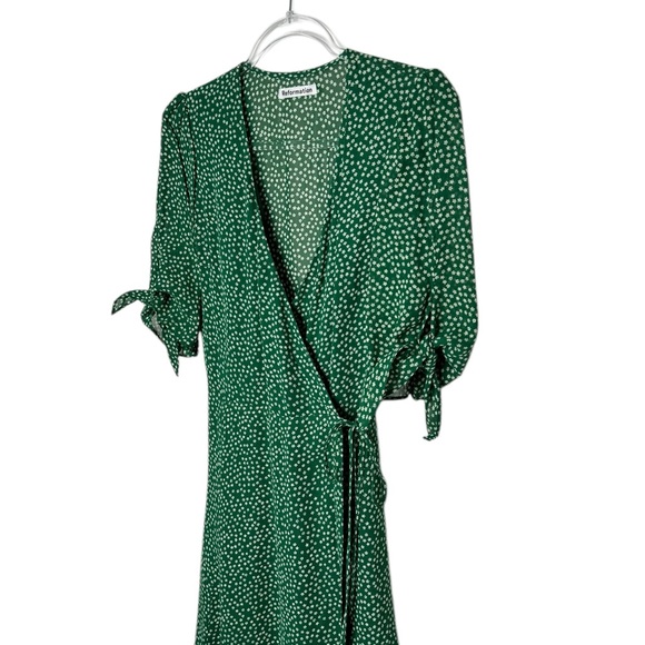 Reformation | Sammy Wrap Dress in Chive Green Floral Medium - Picture 6 of 9